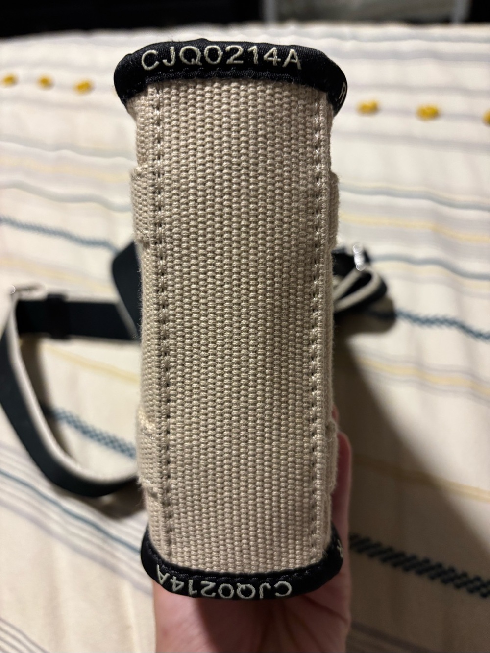 Marc Jacobs The Tote Bag Small Canvas Crossbody in Cream and Black - Picture 3 of 8